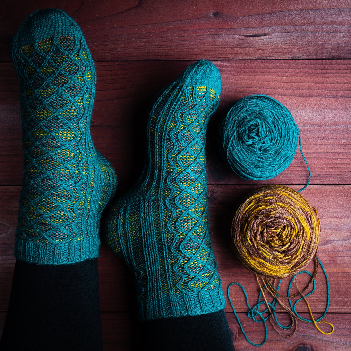 Yarn set "Emerald vines" and "Caramel Fudge"